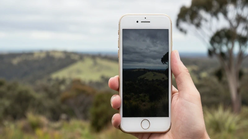 iPhone con paisaje australiano suave