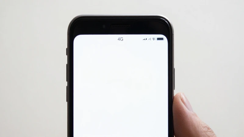 Pantalla enfocada, señal 4G, luz suave