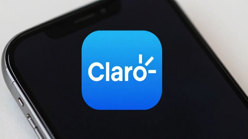 Primer plano de iPhone con logo Tigo