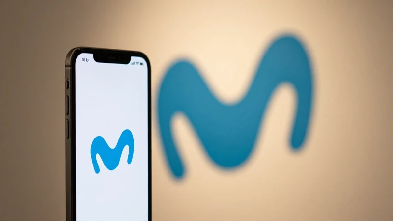 Fotografía cálida de iPhone con Movistar difuminado