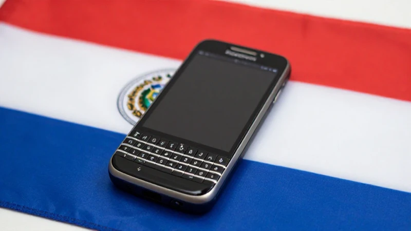 Primer plano suave de un BlackBerry y la bandera paraguaya